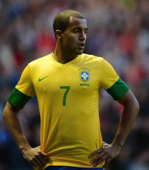 3. Lucas Moura (Brazil, tiền vệ, 20 tuổi) – từ Sao Paulo tới Paris Saint-Germain, 35 triệu bảng.
